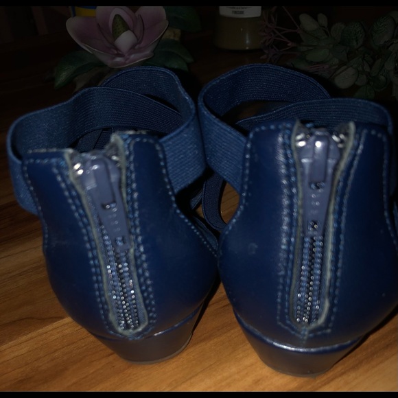 Women’s Size 7.5M Montana Navy Blue Open Toe leather sandal - Picture 2 of 4